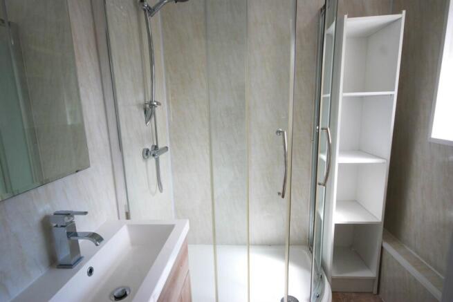 G.F. Shower Room