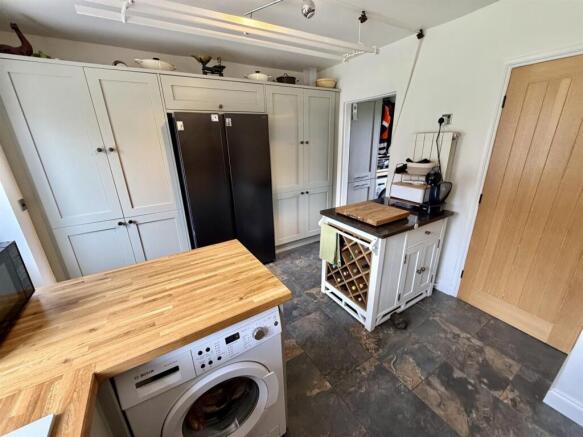 3 bed Semi-Detached for sale Image 5