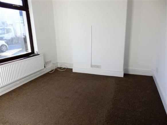 FRONT SITTING ROOM :