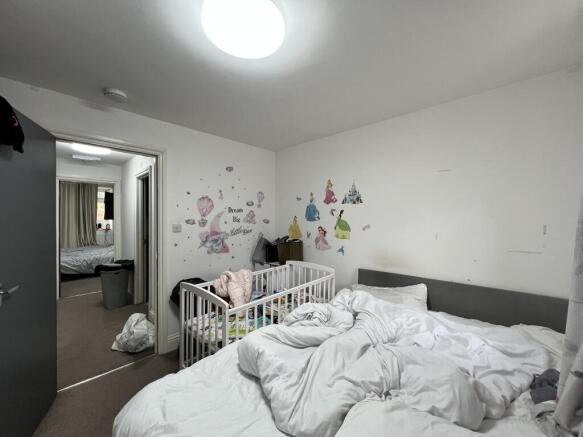 3 bed Apartment for sale Image 10