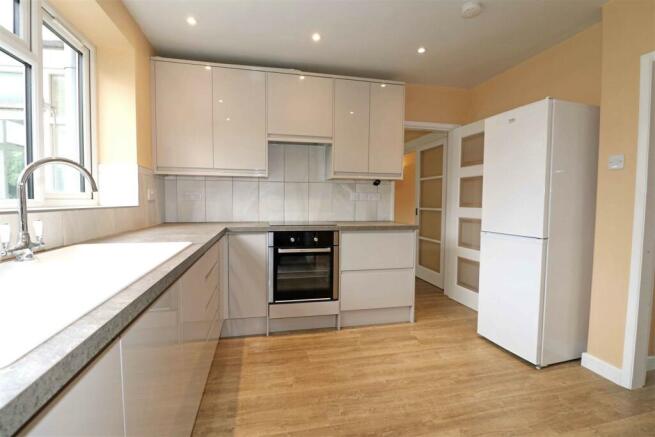 Modern Fitted Kitchen