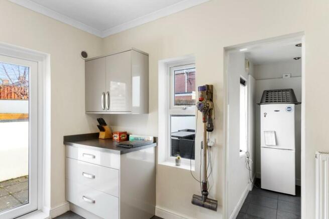 80 Shakespeare Road-9.jpg