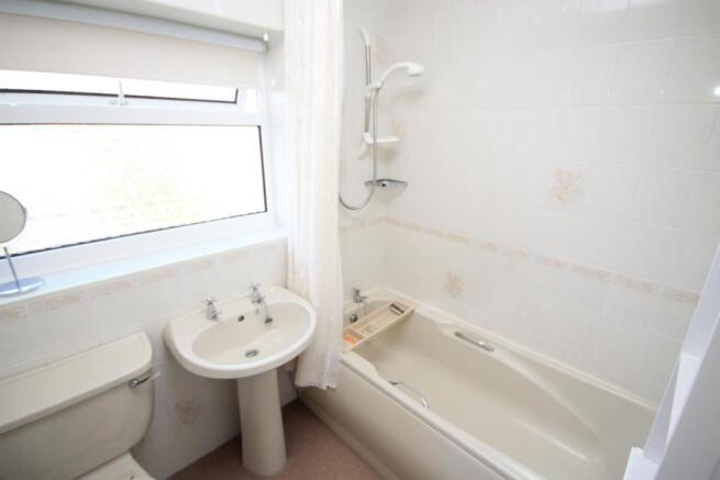 HOUSE BATHROOM/ W.C.