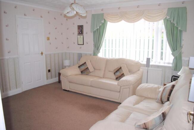 Lounge 2.JPG