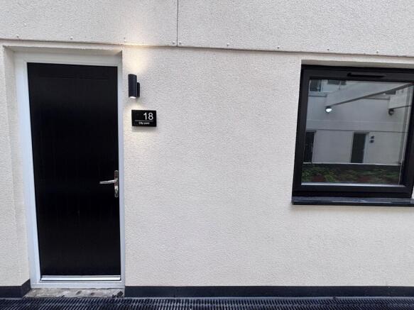 1 bed Apartment to rent Image 6