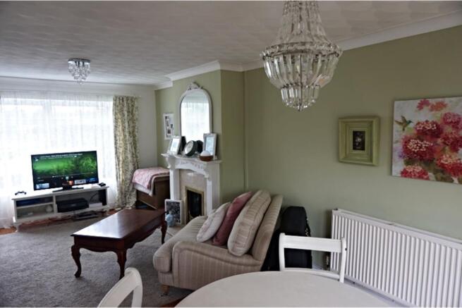 Lounge/Dining Room