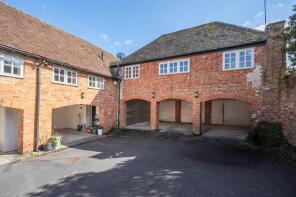 45g, High Street, Odiham, Hook RG29 1LF