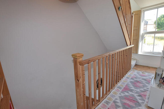 3 bed Terraced for sale Image 9