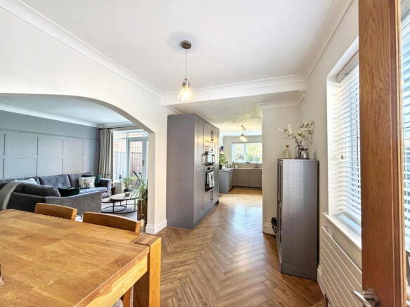 3 bed Semi-Detached for sale Image 6