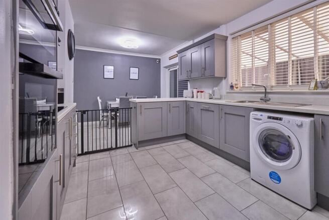 Chesterfield Way 12.jpg