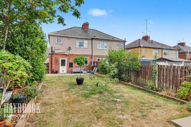 3 bed Semi-Detached for sale Image 2
