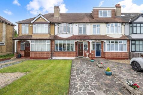 Inveresk Gardens, Worcester Park, KT4