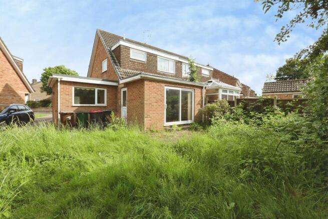 3 bed Semi-Detached for sale Image 11