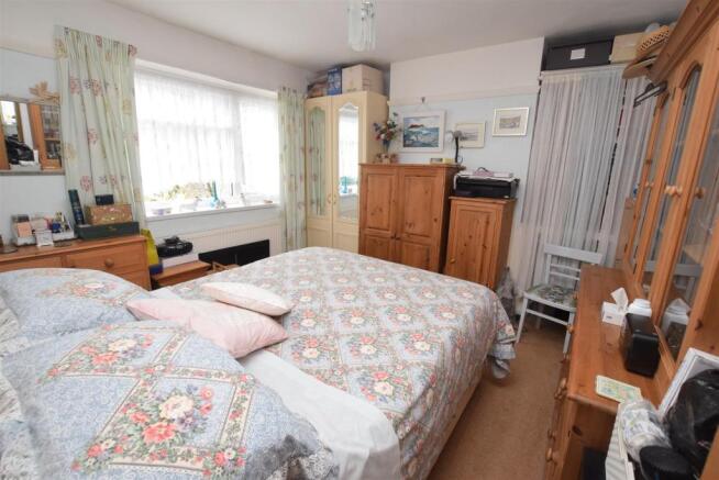 Bedroom 2.JPG