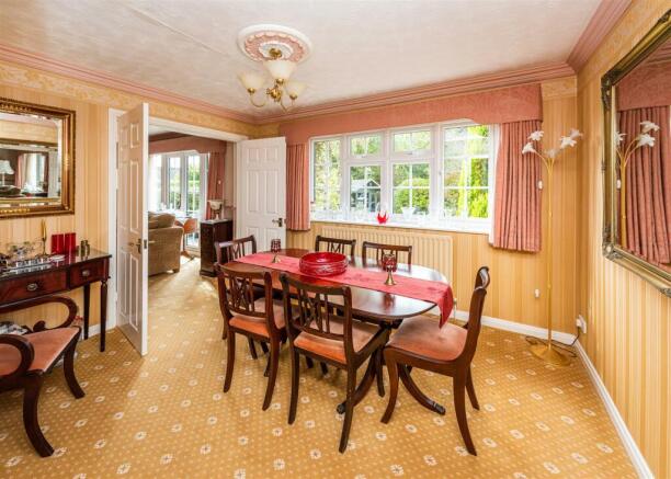 5 Springhill Park-dining.jpg