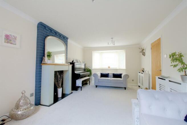 Lounge/Sitting Room
