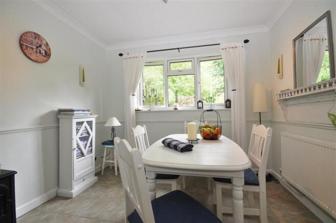 Dining Room/Bed 3