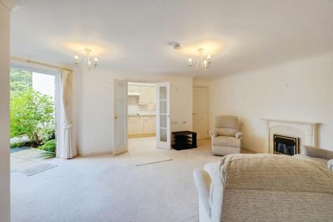 Highview Court, Highcliffe