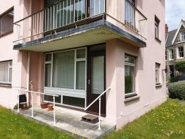 1, Mennaye Court, Alexandra Road, Penzance TR18 4LU