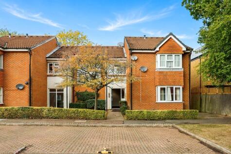 Heatherwood Drive, North Hayes, UB4