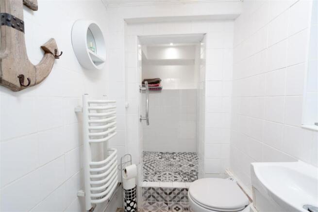 4 bed Semi-Detached for sale Image 11