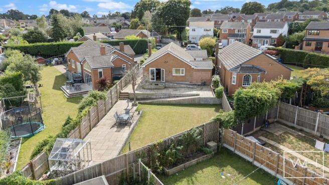 2 Aintree Close, Cus