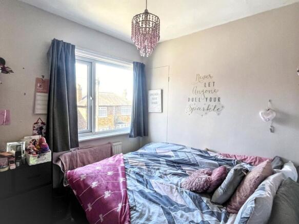3 bed Terraced for sale Image 9