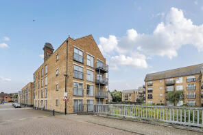 151, Esparto Way, Dartford DA4 9LN