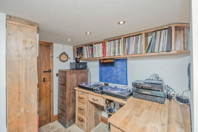 4 bed Cottage for sale Image 10