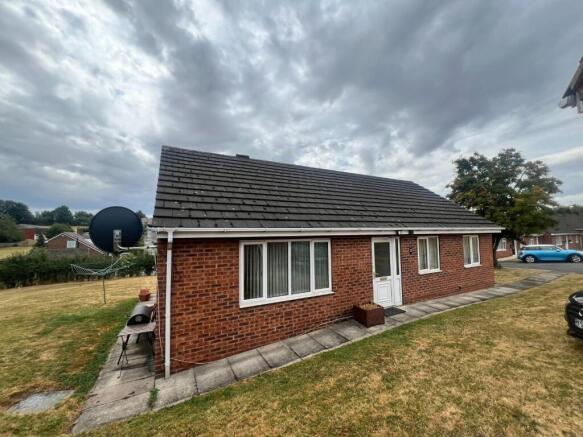 3 bed Detached Bungalow to rent Image 11