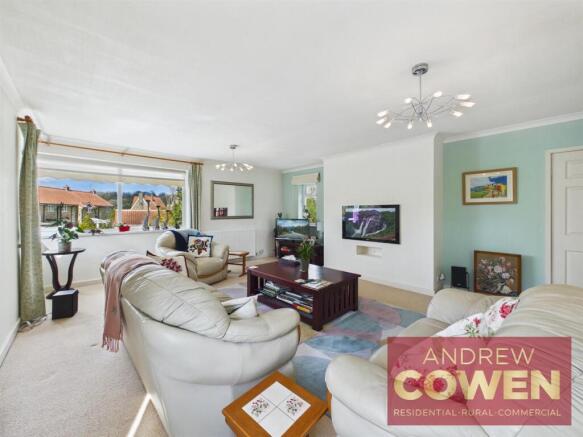 5 bed House for sale Image 5