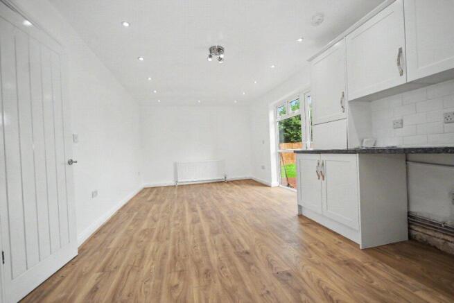 3 bed Terraced for sale Image 12