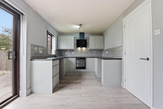De Sutton Place, Harthill, Sheffield, S26 photo 4