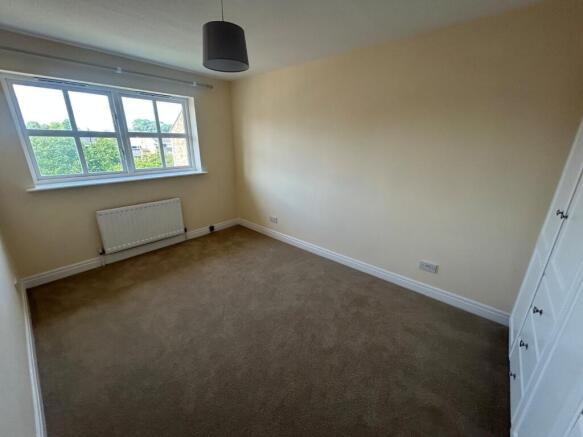 3 bed Semi-Detached to rent Image 5