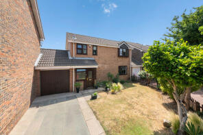 11, Fellowes Close, Hayes UB4 9QQ