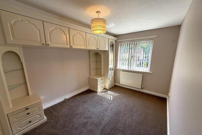 3 bed House to rent Image 9