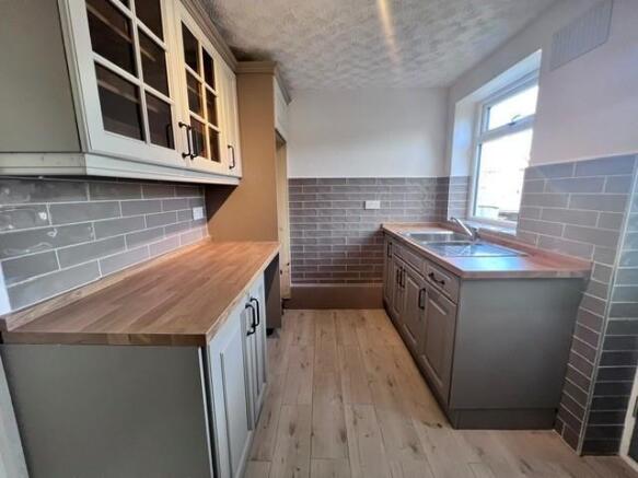 kitchen 1.jpg