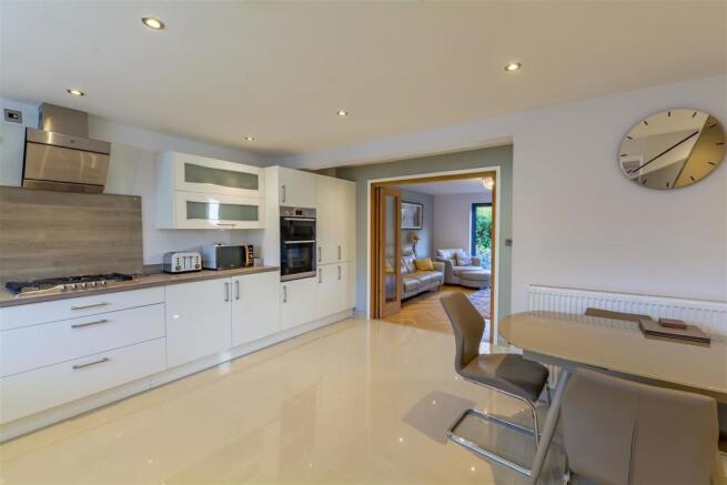 Kitchen Dining room (5)-HDR copy.jpg