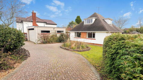 Ash Hayes Road, Nailsea a superb setting.