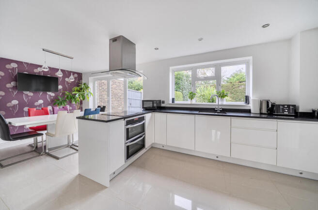 Rossett Close, Bracknell, Berkshire photo 4