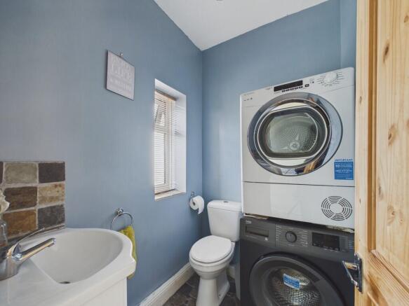 3 bed Semi-Detached for sale Image 9
