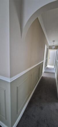 4 bed Detached for sale Image 11