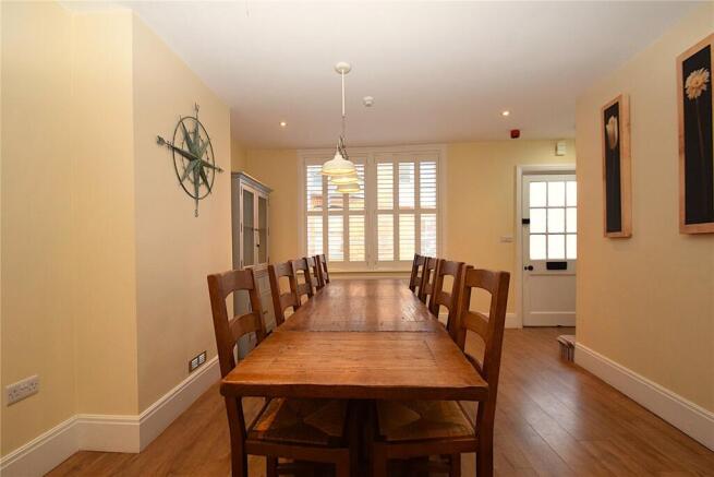 5 bed House for sale Image 4
