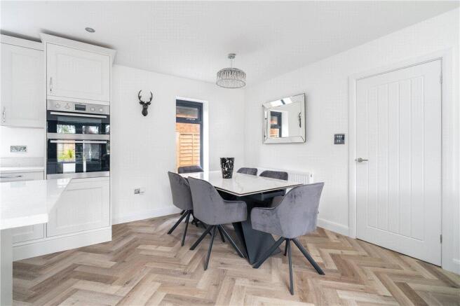 4 bed Detached for sale Image 6