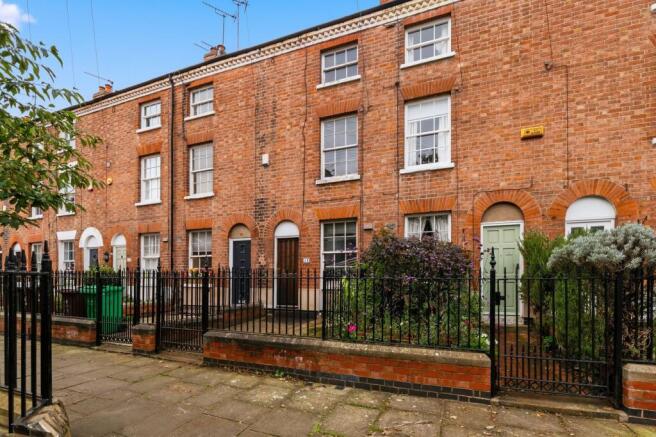 3-bed terraced on Robin Hood Terrace, Nottingham, NG3, £200,000
