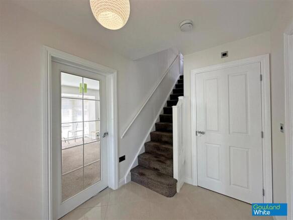 4 bed Detached for sale Image 11