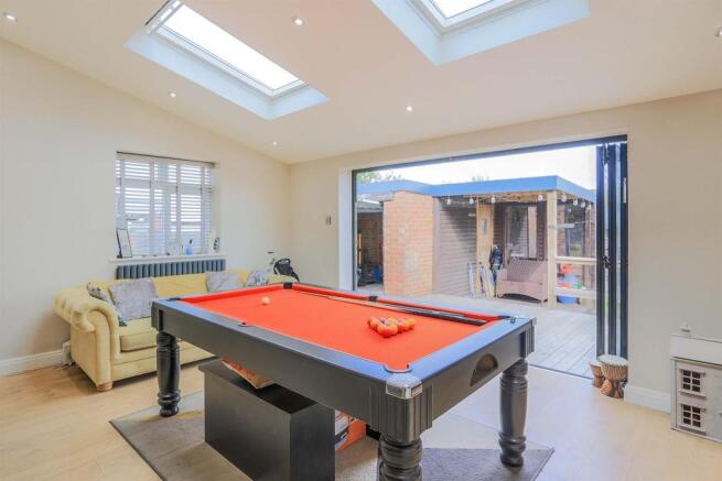 3 bed Semi-Detached for sale Image 5