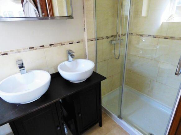 En-suite bathroom