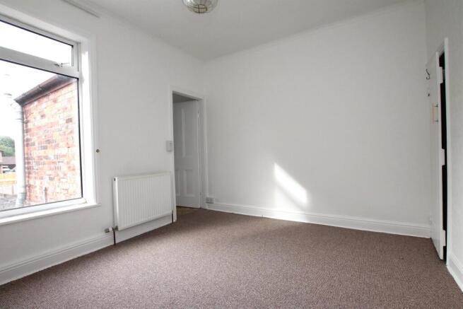 2 bed Terraced to rent Image 10