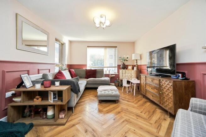 4 bed Detached for sale Image 5